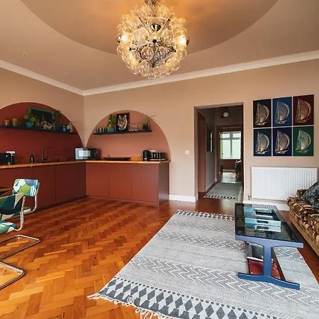 Art Deco Coastal Apartment With Private Garden Broadstairs Exterior photo